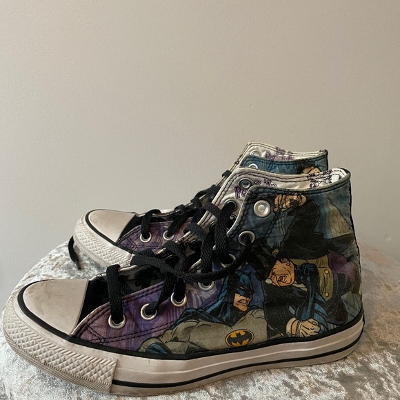 Converse Batman sneakers - Picture 1 of 5